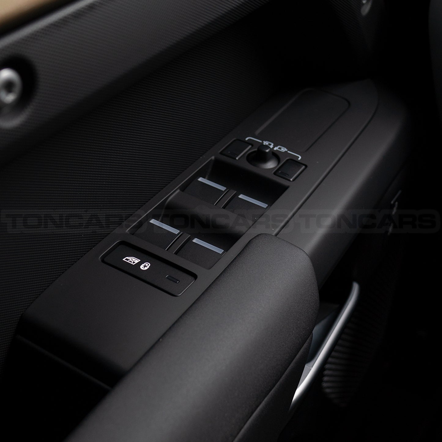 2024 Land Rover Defender 110 S P300 Gondwan Stone