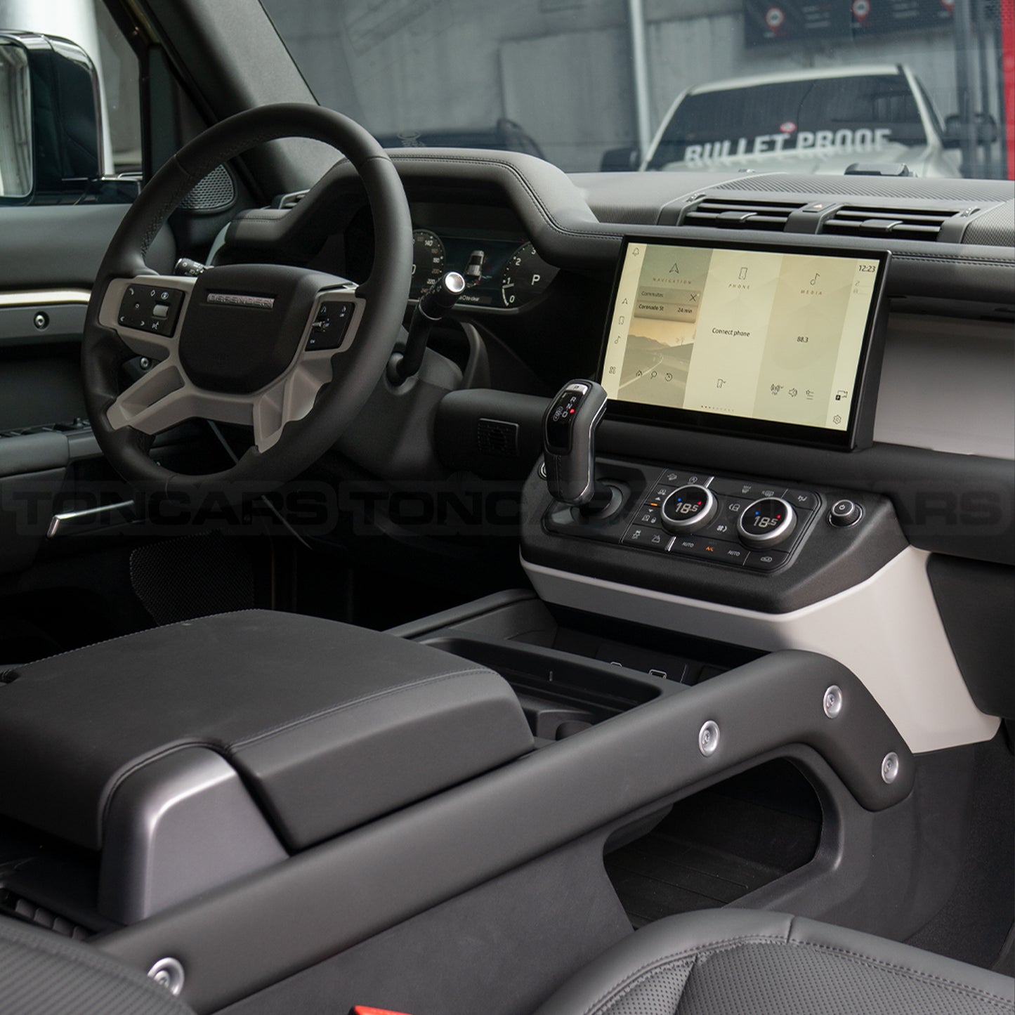 2024 Land Rover Defender 110 S P300 Gondwan Stone