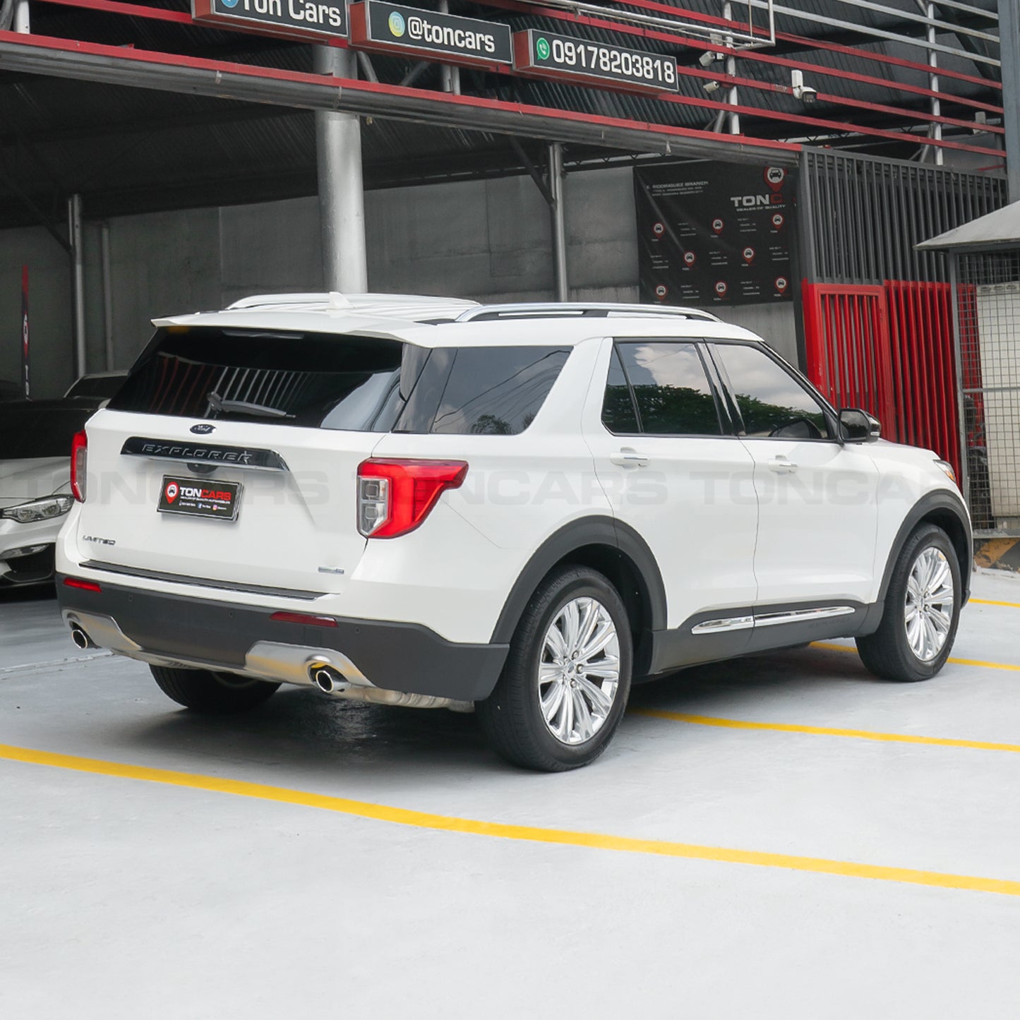 2024 Ford Explorer Limited Star White