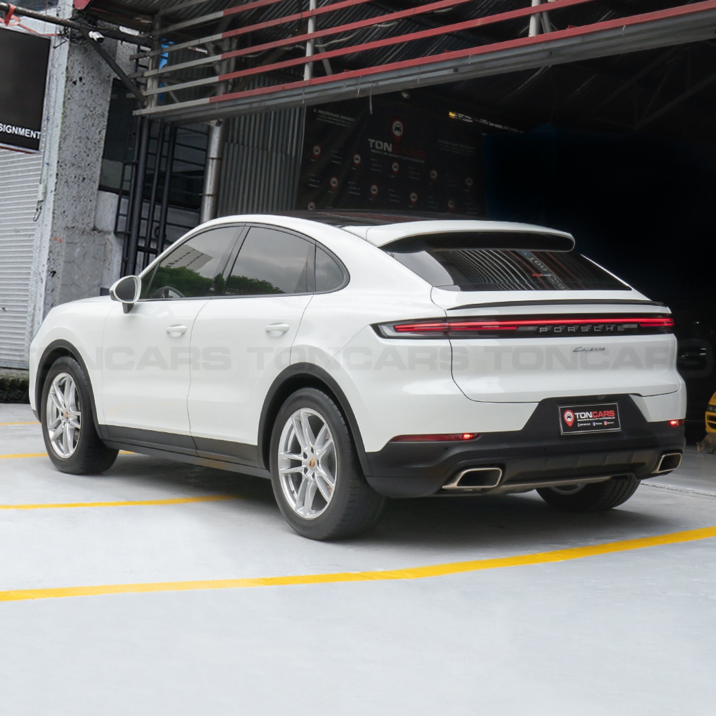 2024 Porsche Cayenne Coupe Pure White