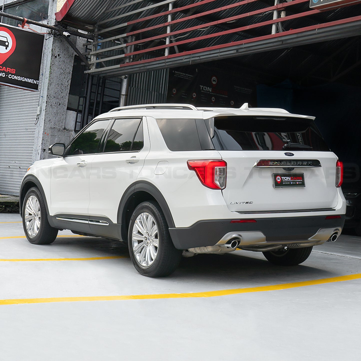 2024 Ford Explorer Limited Star White