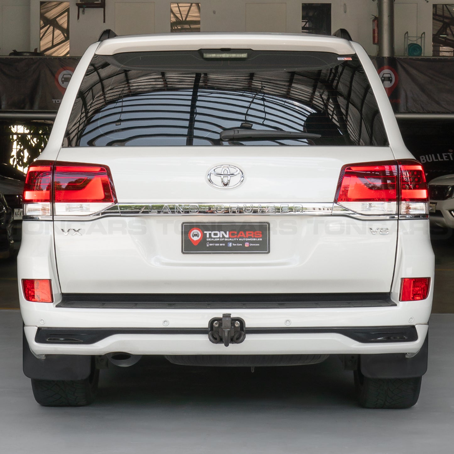 2018 Toyota Land Cruiser 200 VX White Pearl