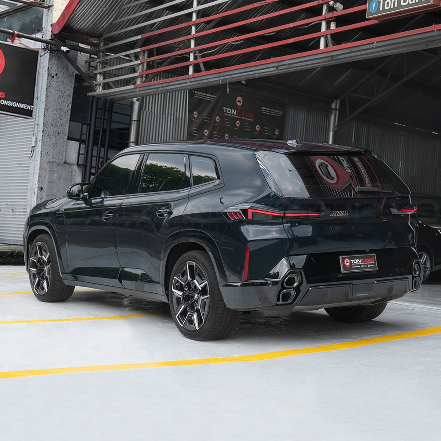 2023 BMW XM Performance Carbon Black Metallic