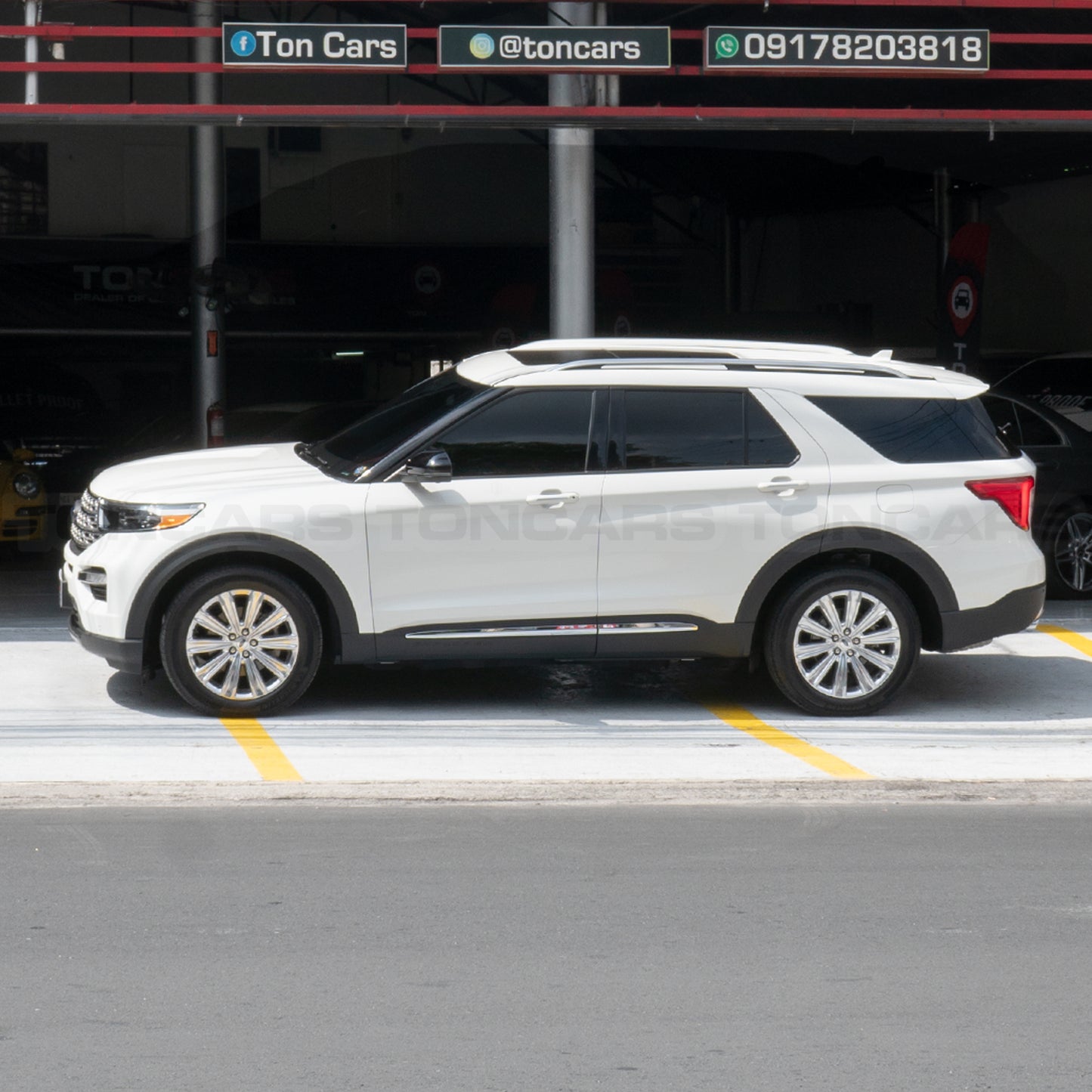 2024 Ford Explorer Limited Star White