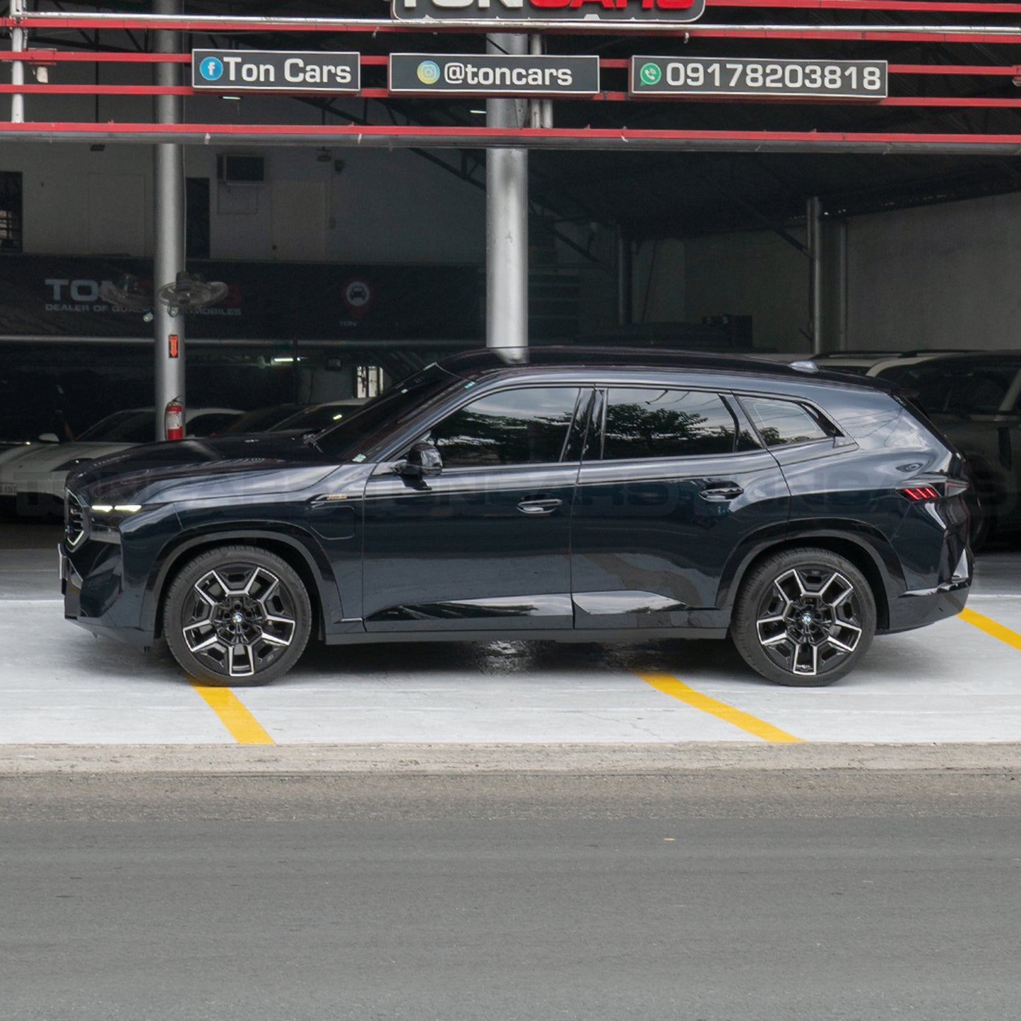 2023 BMW XM Performance Carbon Black Metallic