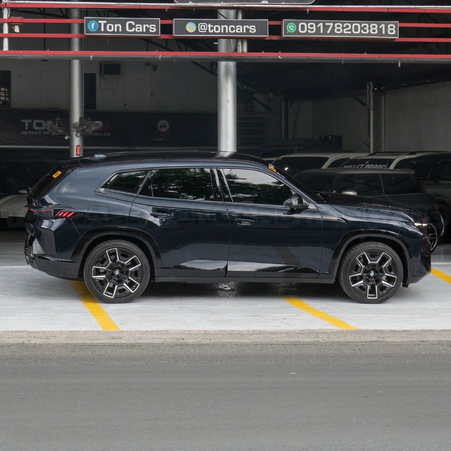 2023 BMW XM Performance Carbon Black Metallic