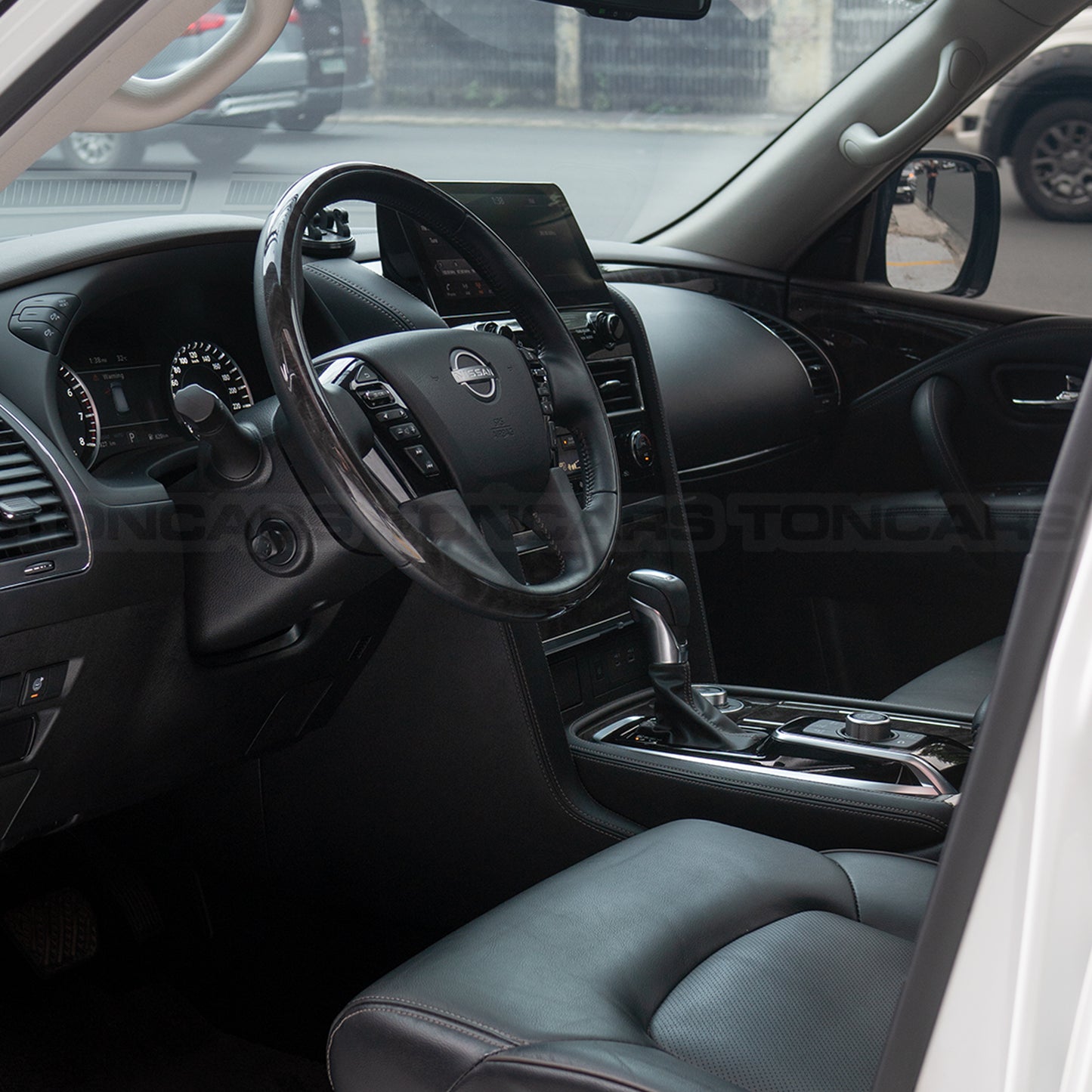 2024 Nissan Patrol Royale LE 4x4 Pearl White