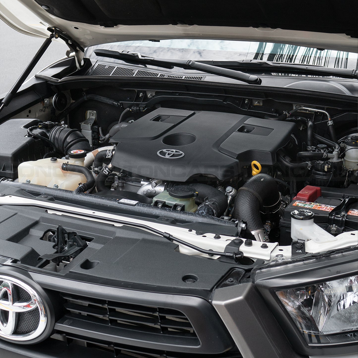 2023 Toyota Hilux 2.4 G 4x2 Super White