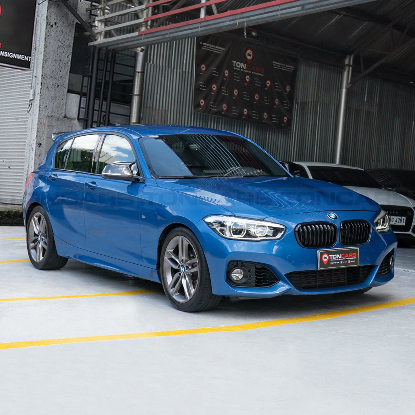 2018 BMW 118i 5-Turer Estoril Blue