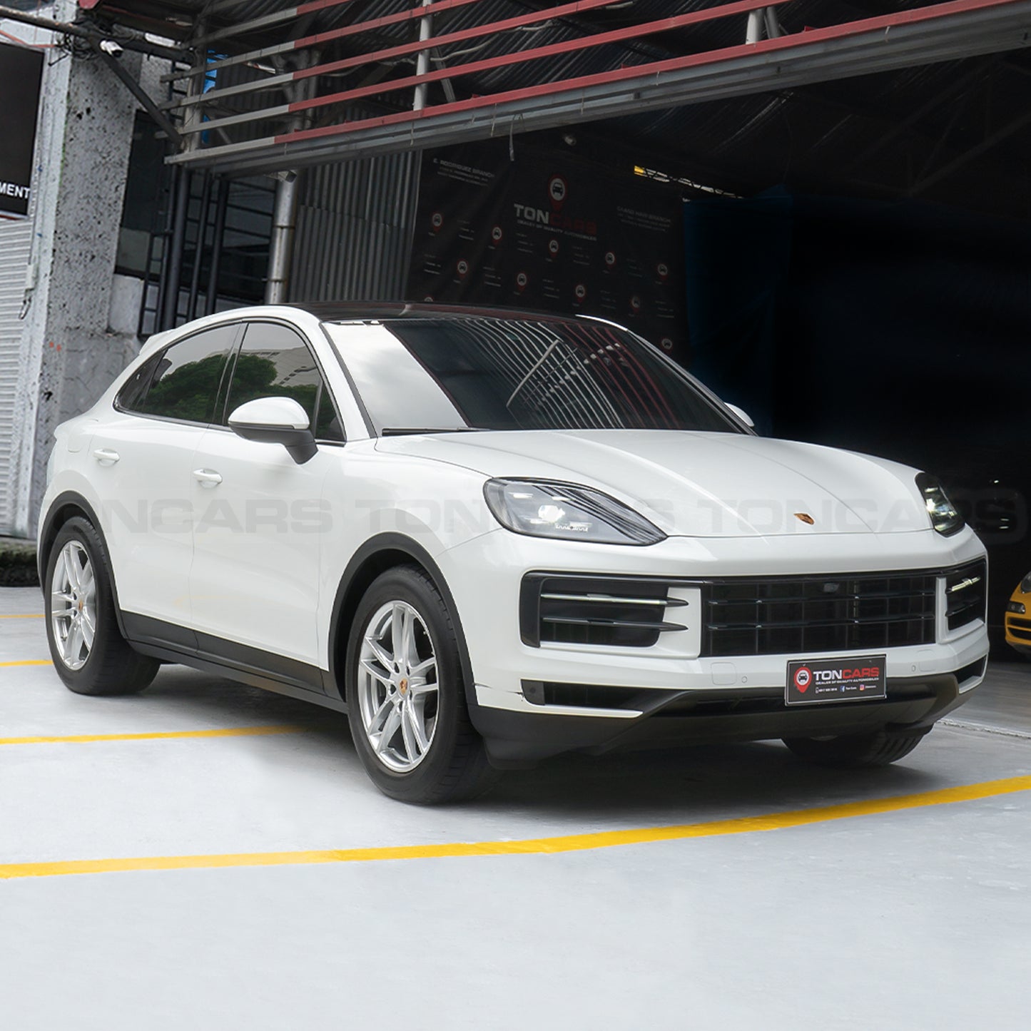 2024 Porsche Cayenne Coupe Pure White