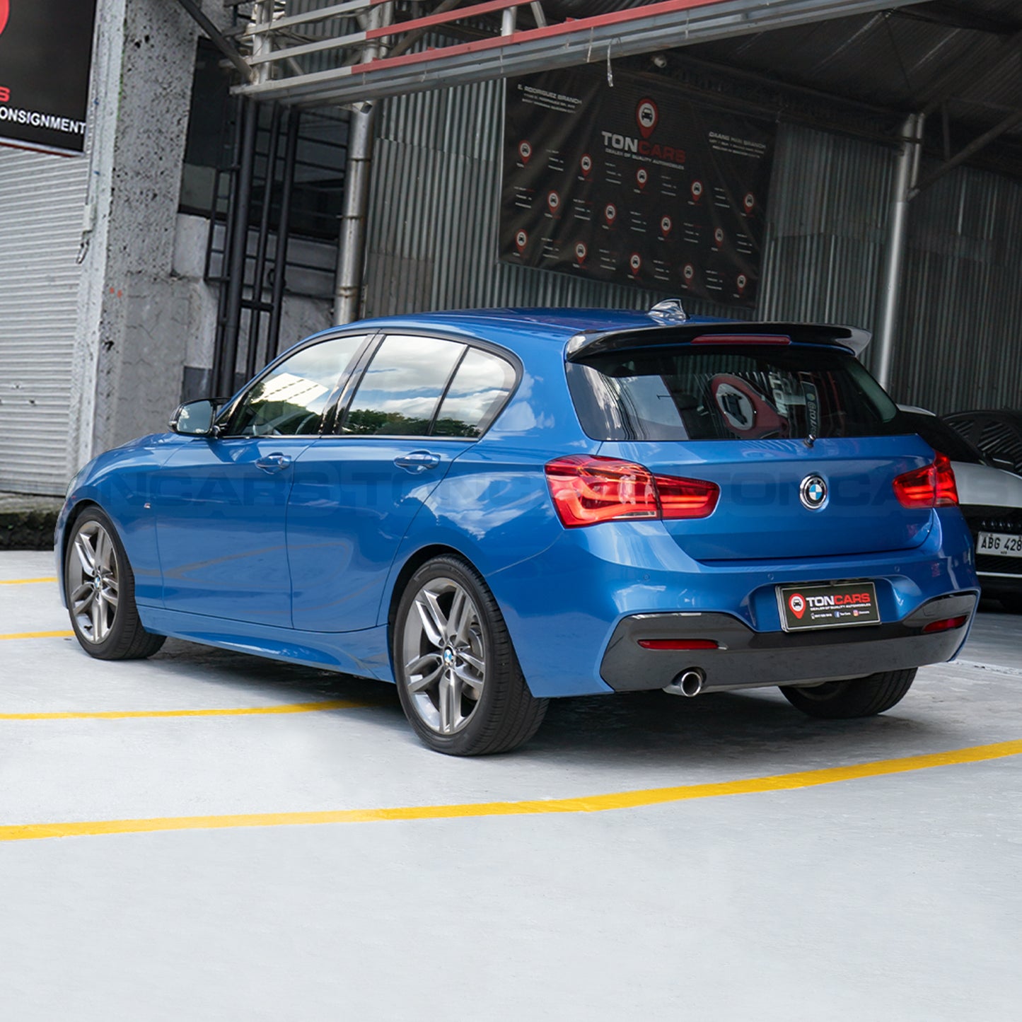 2018 BMW 118i 5-Turer Estoril Blue