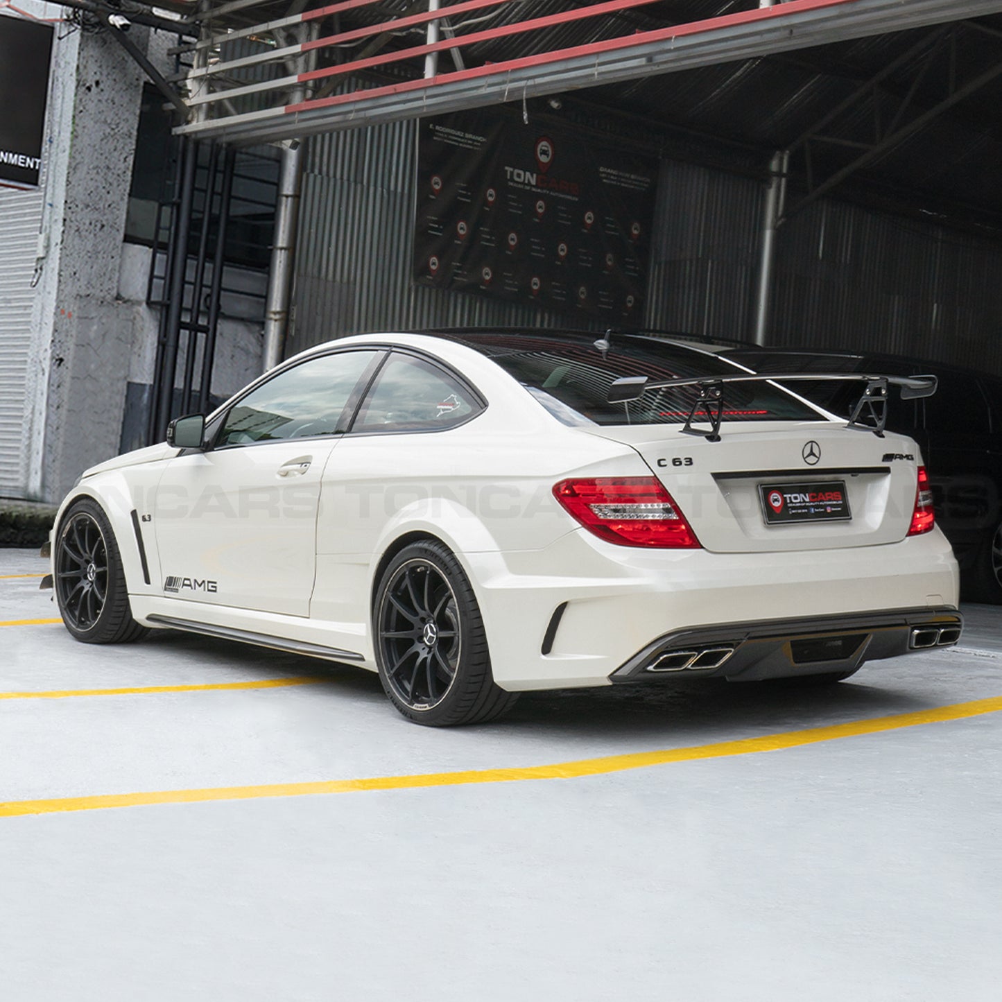 2012 Mercedes Benz C63 AMG Black Series Diamond White Metallic