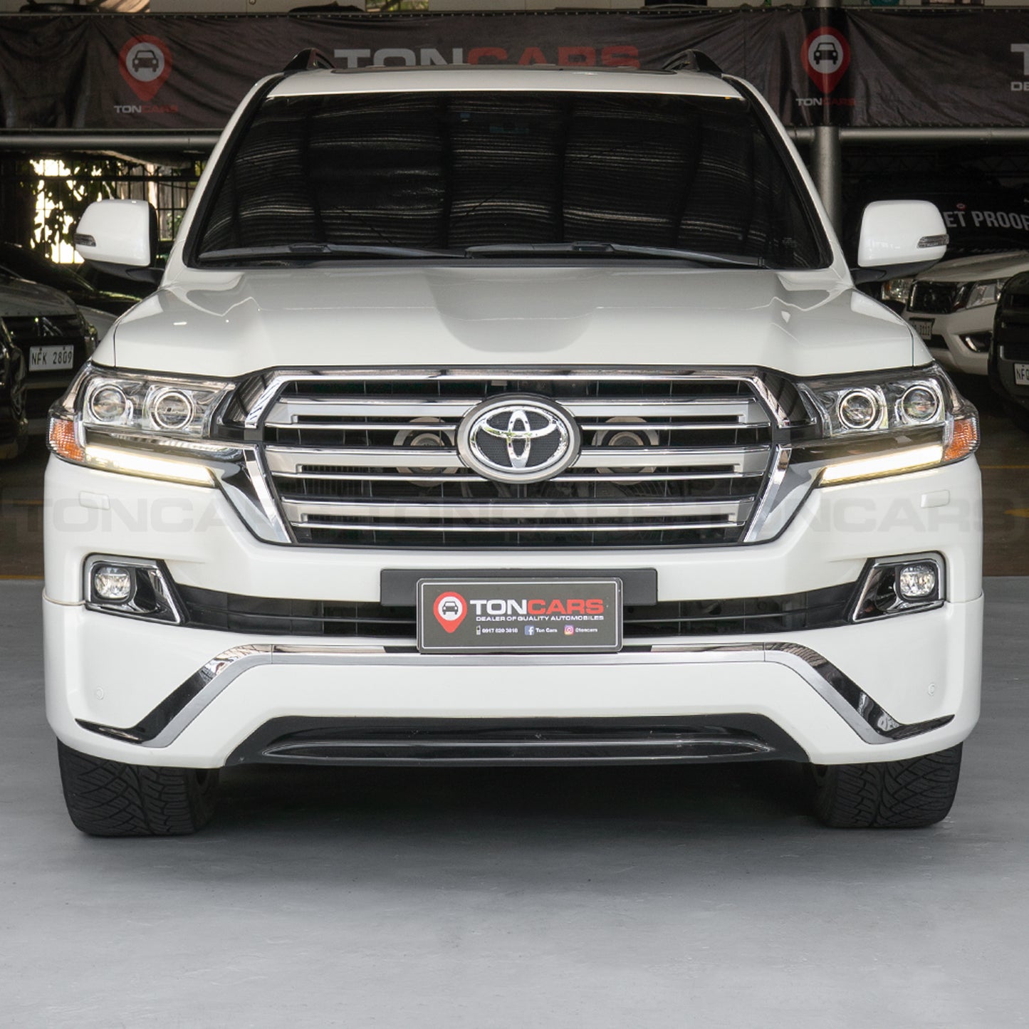 2018 Toyota Land Cruiser 200 VX White Pearl