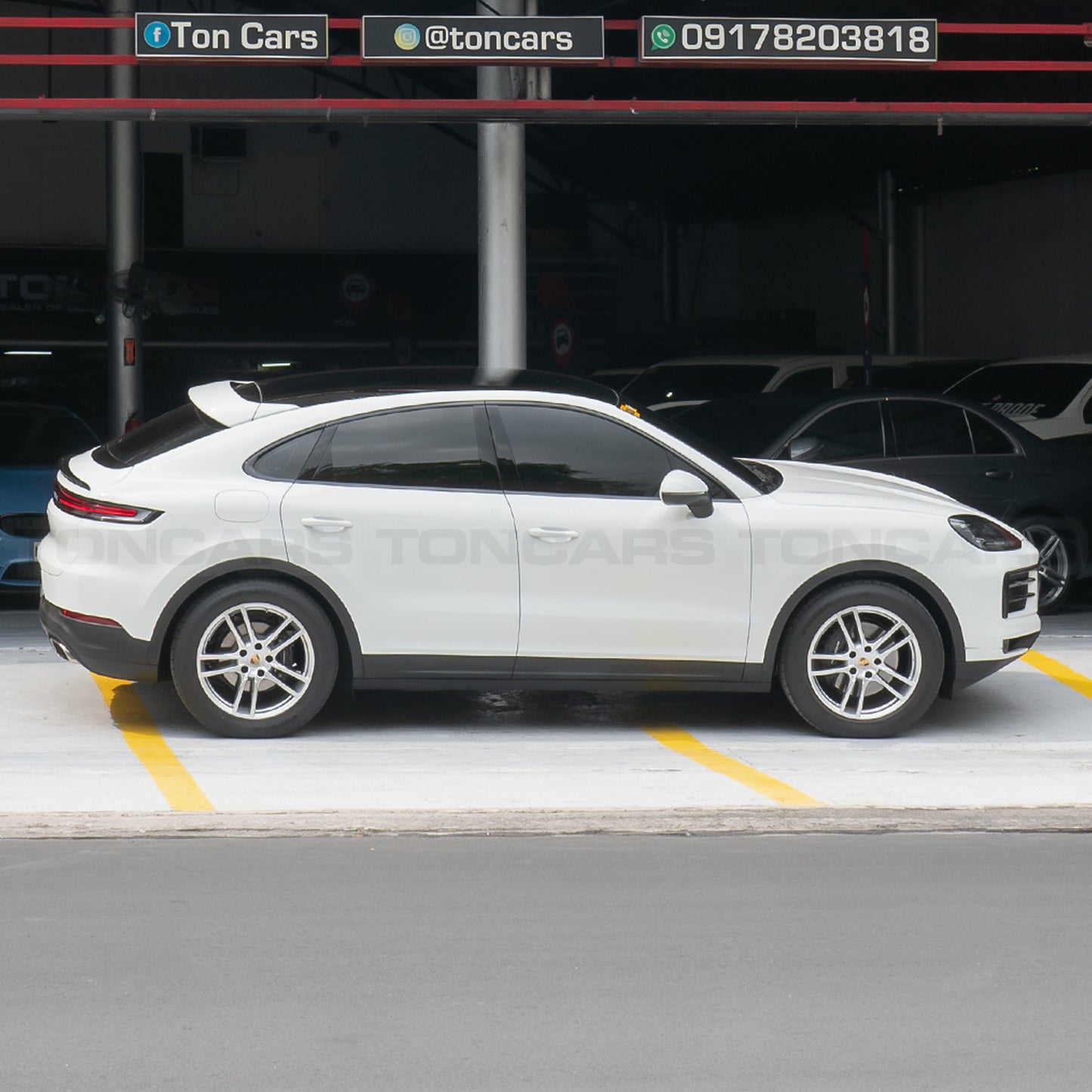 2024 Porsche Cayenne Coupe Pure White