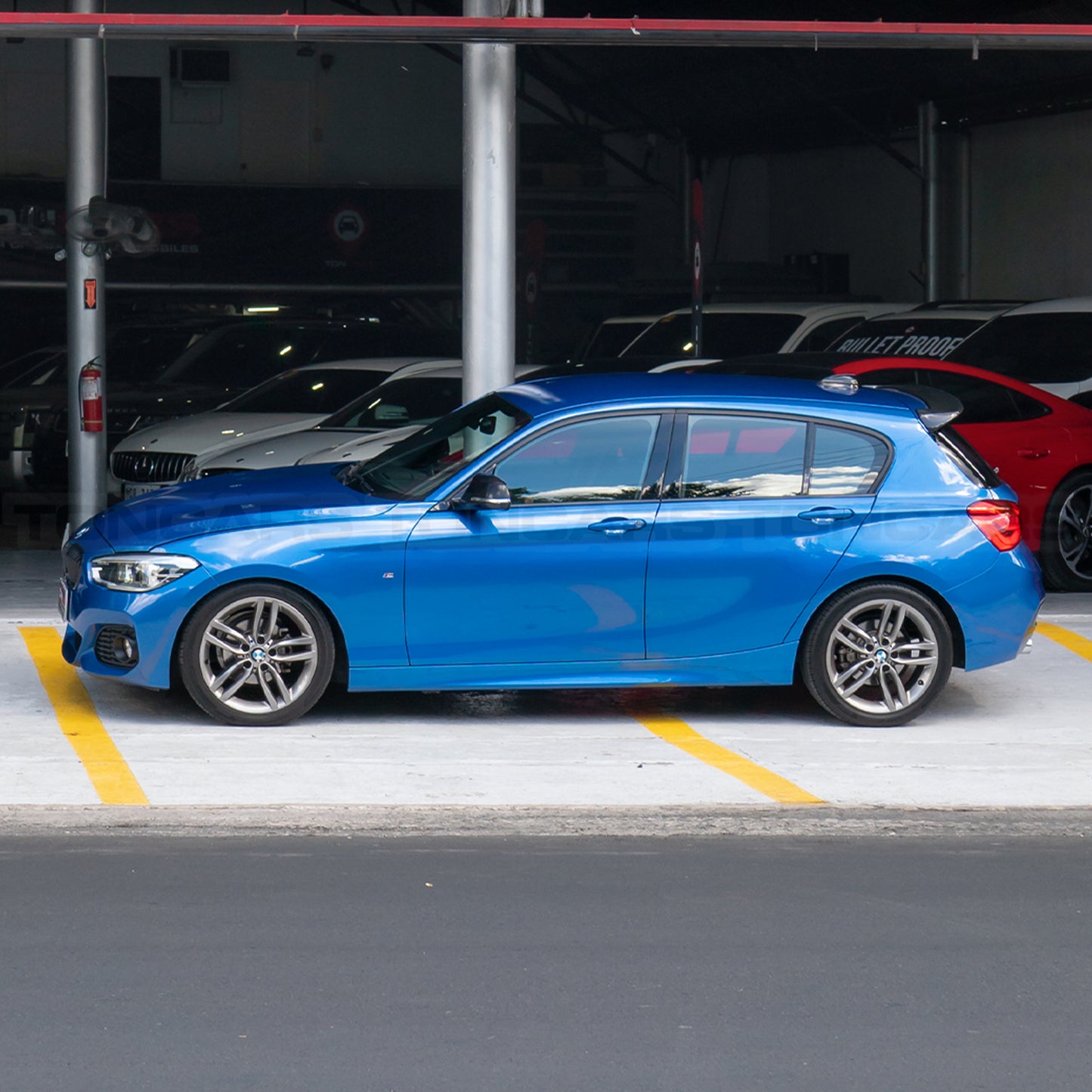 2018 BMW 118i 5-Turer Estoril Blue