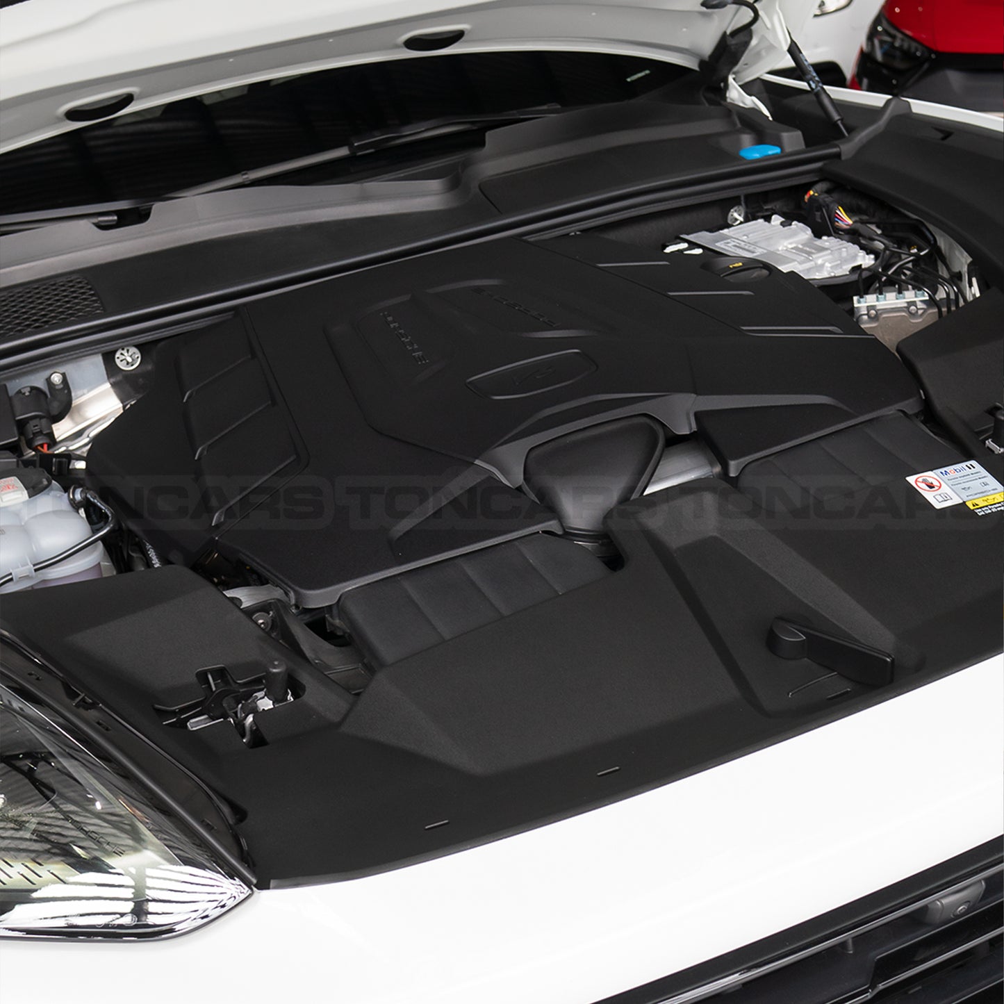 2024 Porsche Cayenne Coupe Pure White